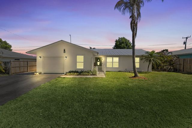 1729 Ne 23rd Terrace, Jensen Beach