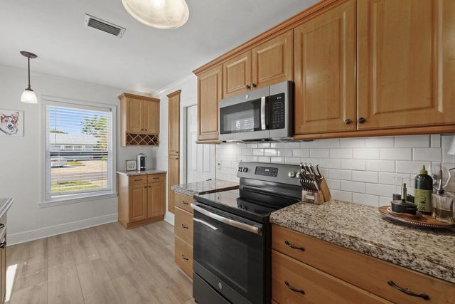 4 of 54 - 1729 Ne 23rd Terrace, Jensen Beach, FL