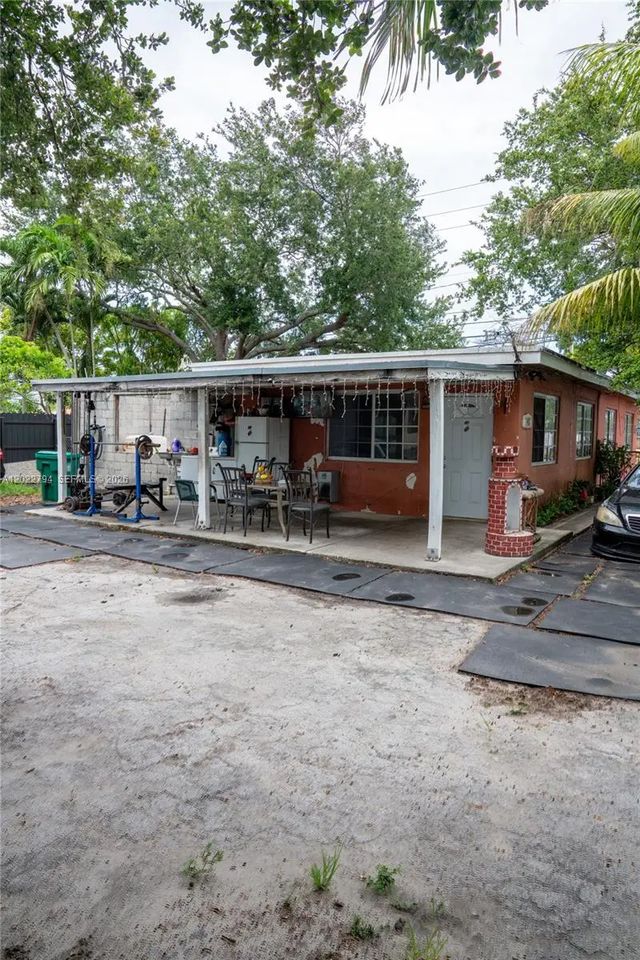 3 of 25 - 3401 Nw 15th Street, Miami, FL
