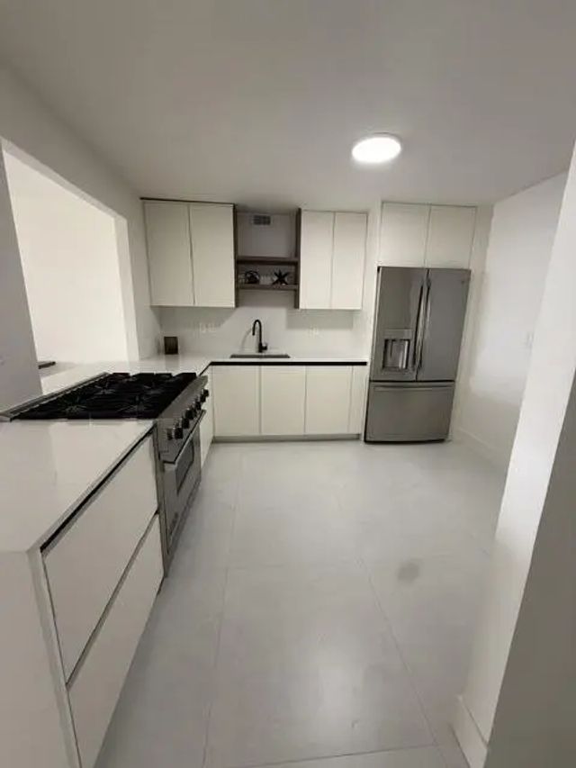 2 of 38 - 3140 S Ocean Drive #610, Hallandale Beach, FL