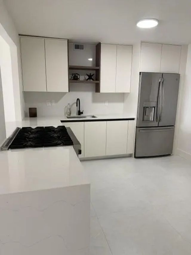 4 of 38 - 3140 S Ocean Drive #610, Hallandale Beach, FL
