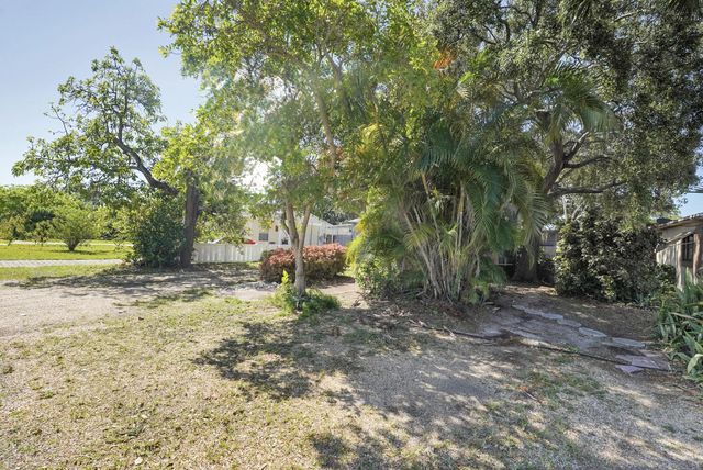 5 of 27 - 2620 Harding Street, Hollywood, FL