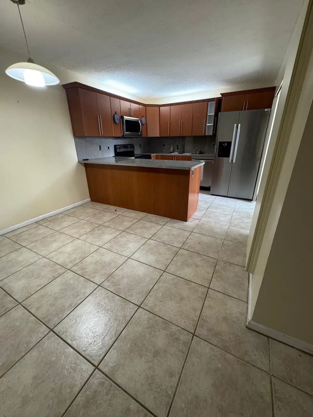 3 of 9 - 730 Nw 98th Circle, Plantation, FL