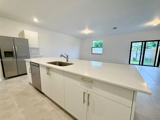5 of 19 - 2958 Park Place #5838, Dania Beach, FL