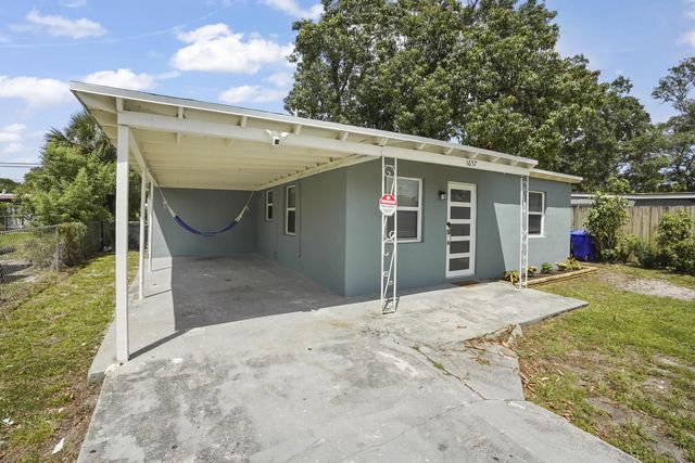 2 of 15 - 1657 Lauderdale Manor Drive, Fort Lauderdale, FL