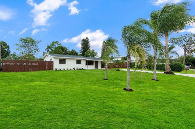 3 of 32 - 5726 Karen Drive, West Palm Beach, FL