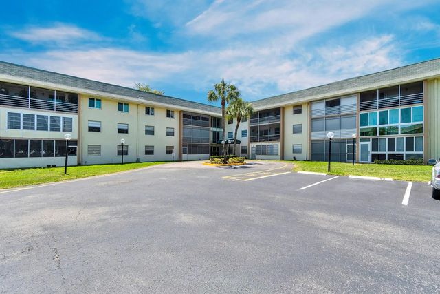 3 of 26 - 5190 E Sabal Palm Boulevard #304, Tamarac, FL