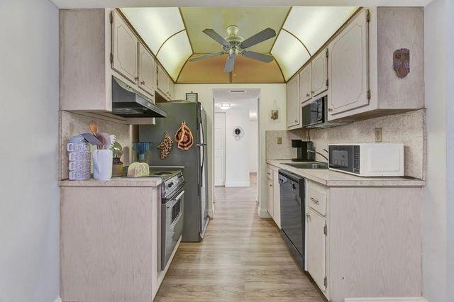 5 of 26 - 5190 E Sabal Palm Boulevard #304, Tamarac, FL