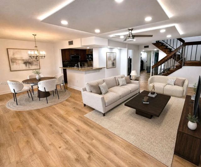 9717 N New River Canal Road #406, Plantation