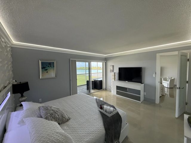 5 of 82 - 100 Waterway Road #e305, Tequesta, FL