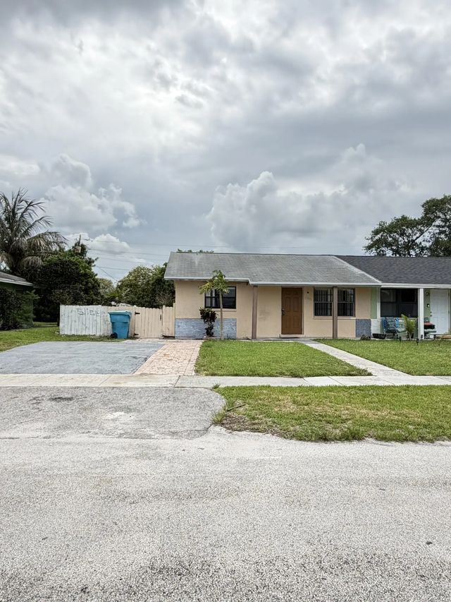 2 of 33 - 3243 Grove Road, Boynton Beach, FL