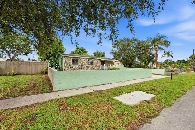 6404 Oak Street, Hollywood