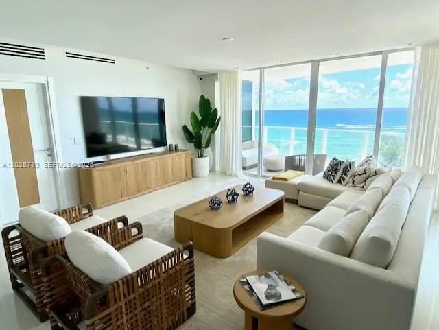 4 of 19 - 3951 S Ocean Drive #501, Hollywood, FL