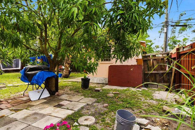 5 of 15 - 550 Ne 37th Street #1-2, Pompano Beach, FL
