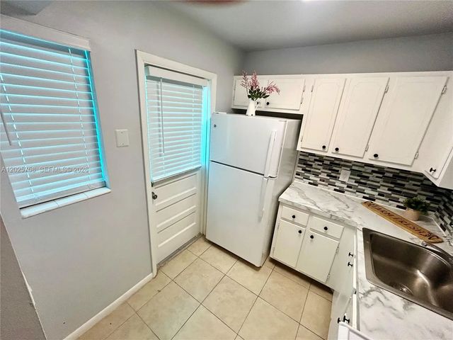 3 of 16 - 2213 Ne 1st Court #203, Boynton Beach, FL