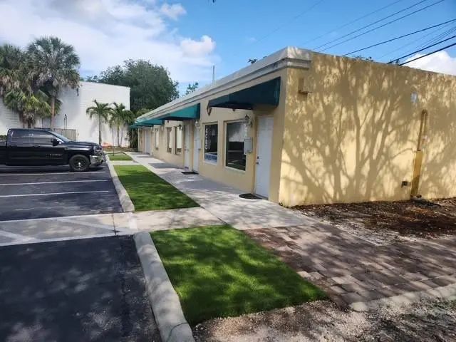 2 of 6 - 4078 W Broward Boulevard, Plantation, FL