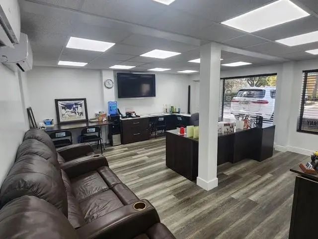 4 of 6 - 4078 W Broward Boulevard, Plantation, FL