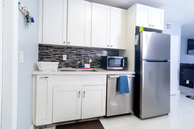 4 of 23 - 506 Worthmore Drive, Lake Worth Beach, FL