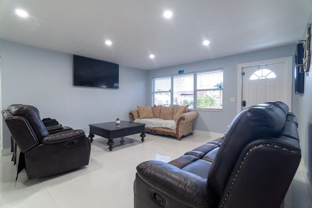 5 of 23 - 506 Worthmore Drive, Lake Worth Beach, FL