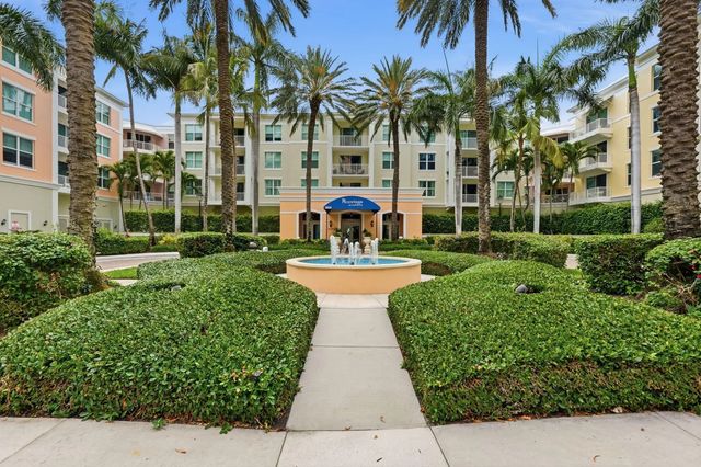 3 of 45 - 802 W Windward Way #304, Lantana, FL