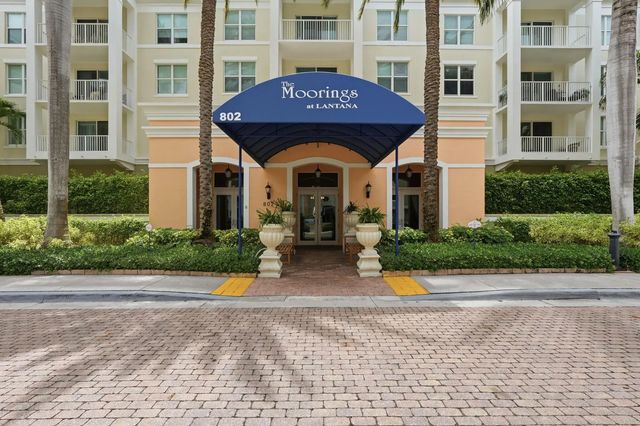 4 of 45 - 802 W Windward Way #304, Lantana, FL