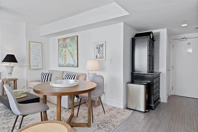 4 of 19 - 1100 West Avenue #427, Miami Beach, FL