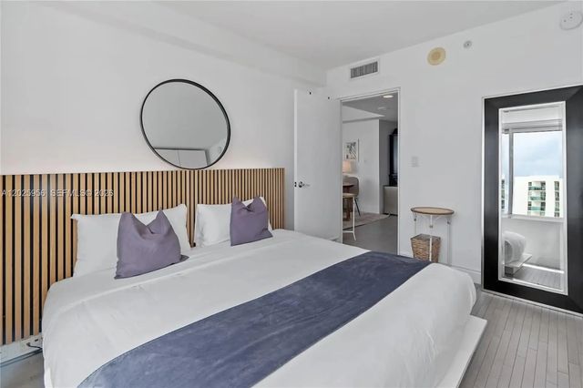 5 of 19 - 1100 West Avenue #427, Miami Beach, FL