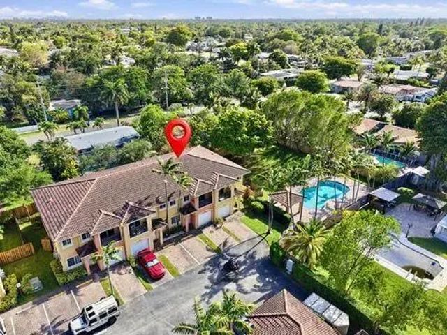 3 of 42 - 330 Sw 2nd Avenue #14, Hallandale Beach, FL