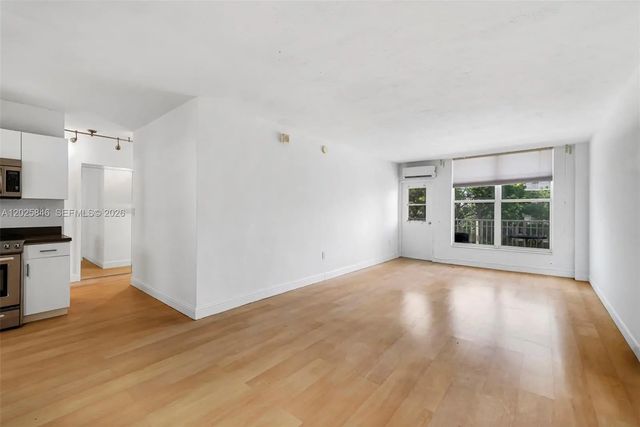 3 of 33 - 1300 Lincoln Road #b402, Miami Beach, FL