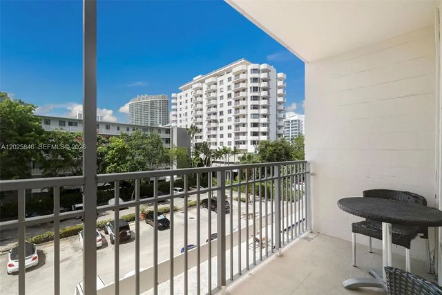 5 of 33 - 1300 Lincoln Road #b402, Miami Beach, FL