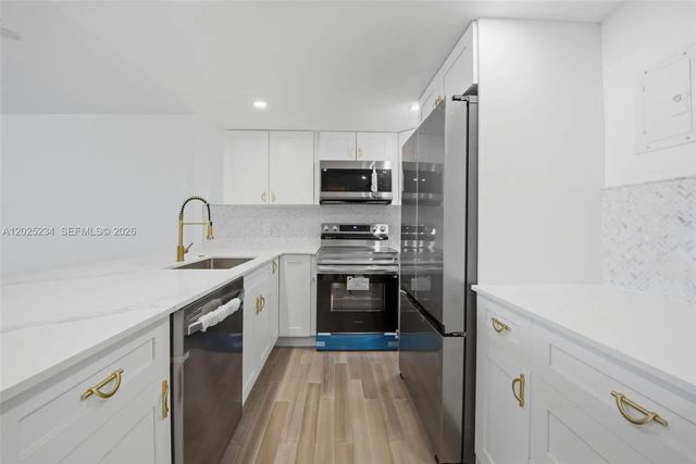 3 of 15 - 5 Island Avenue #2f, Miami Beach, FL
