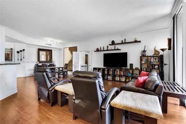 5 of 25 - 3001 Ne 185th Street #610, Aventura, FL