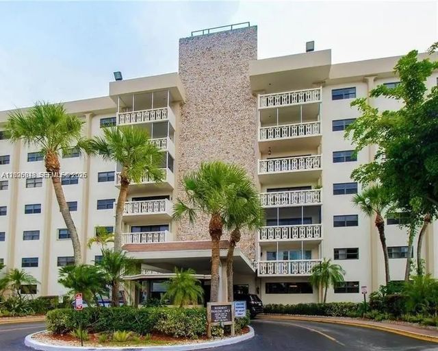 2 of 35 - 800 Ne 195th Street #720, Miami, FL