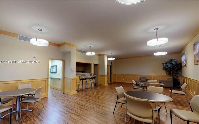 5 of 35 - 800 Ne 195th Street #720, Miami, FL