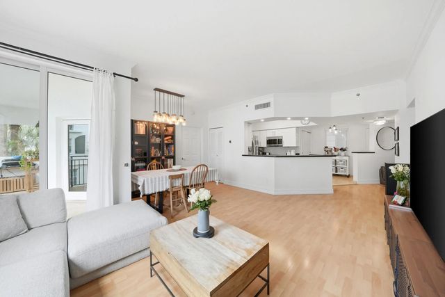 3145 Ne 184th Street #5205, Aventura