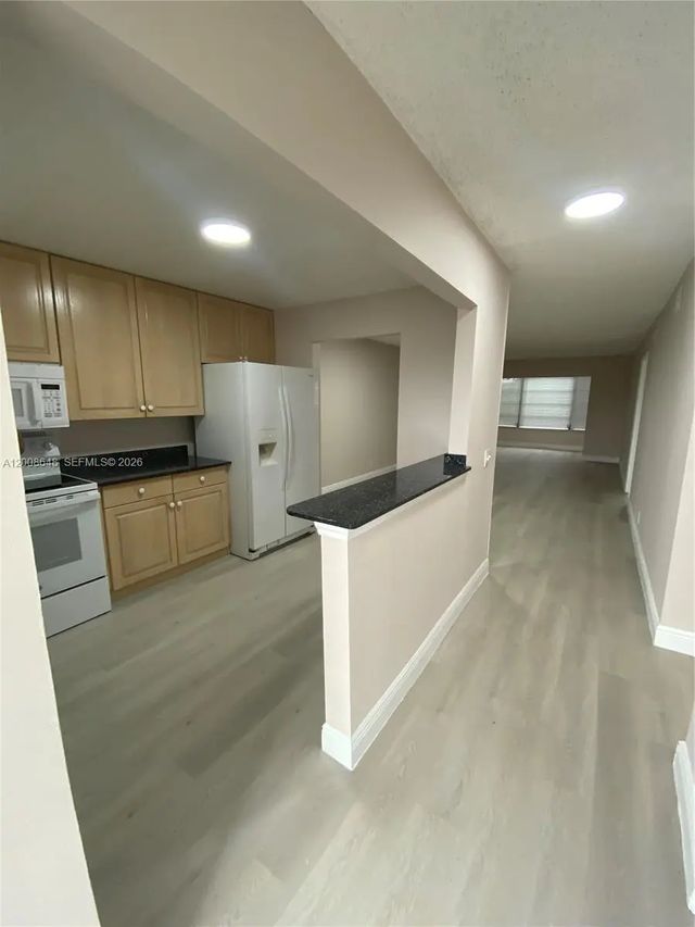 5 of 24 - 605 S State Road 7 #3f, Margate, FL