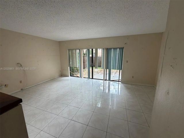 4 of 30 - 20603 Nw 15th Avenue #8-1, Miami Gardens, FL