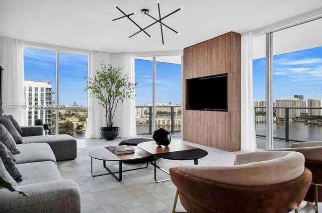 3 of 27 - 17111 Biscayne Boulevard #2209, North Miami Beach, FL