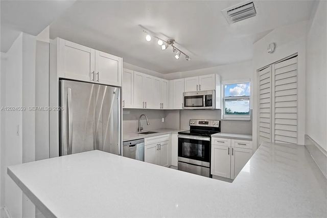 9273 Collins Avenue #309, Surfside