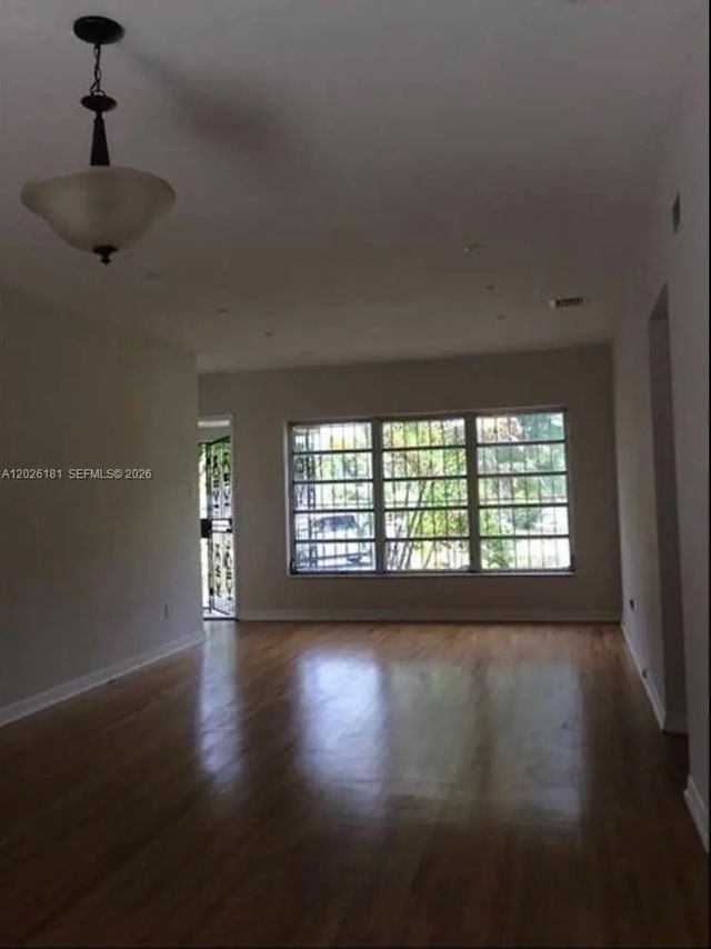 4 of 9 - 730 Ne 139 Street, North Miami, FL