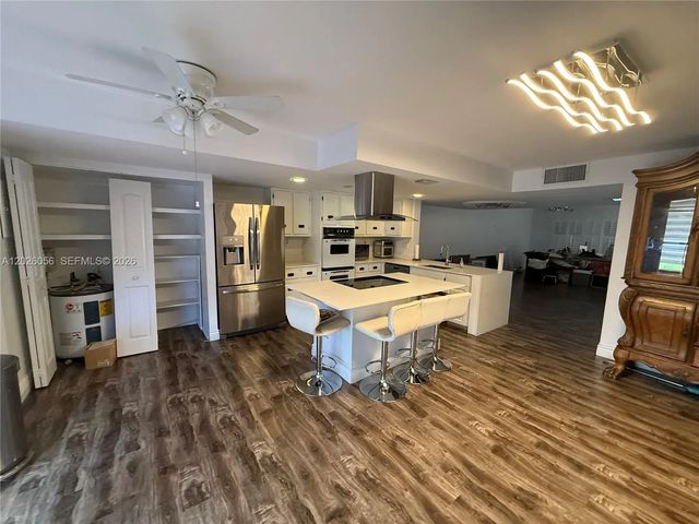 2606 Ne 10 Street #2606, Hallandale Beach