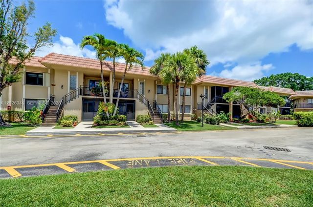 2 of 39 - 302 Lakeview Drive #105, Weston, FL