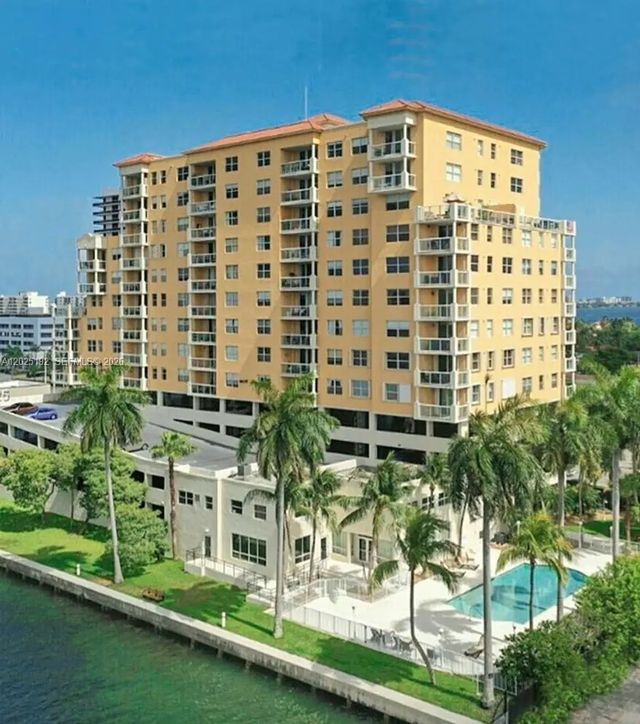 3 of 53 - 1625 Kennedy Causeway #1207c, North Bay Village, FL