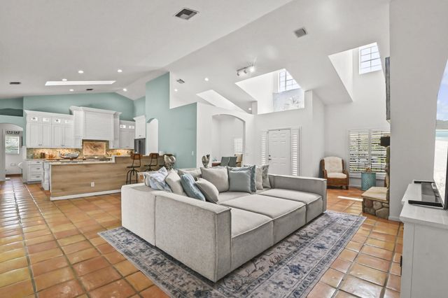 5 of 41 - 5637 Lago Del Sol Drive, Lake Worth, FL