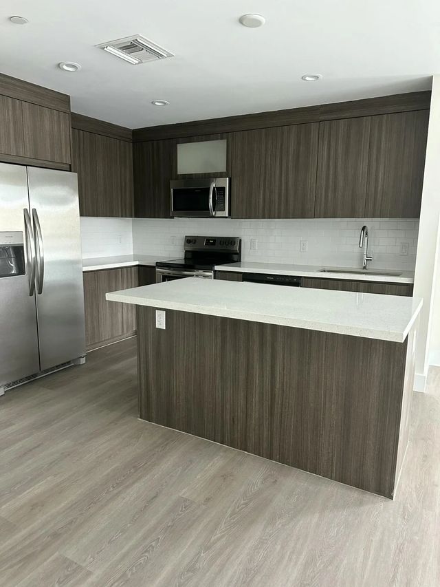 2 of 17 - 1938 Jackson Street #402, Hollywood, FL