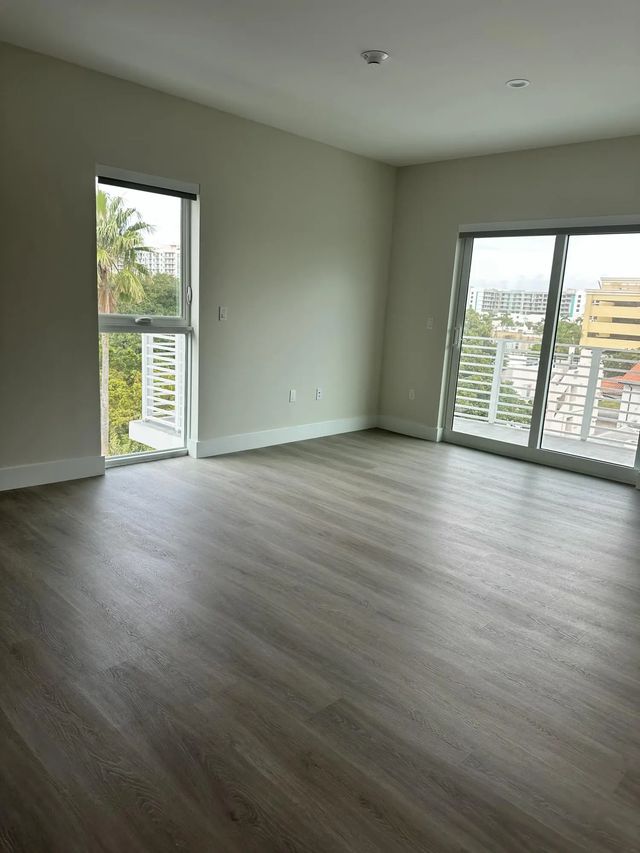 4 of 17 - 1938 Jackson Street #402, Hollywood, FL