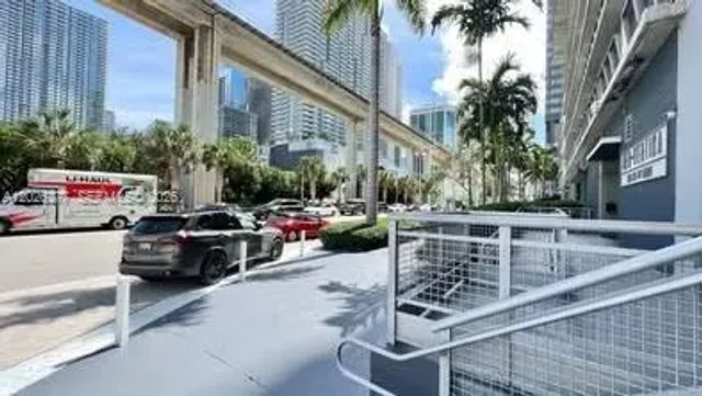 2 of 30 - 690 Sw 1st Court #1908, Miami, FL