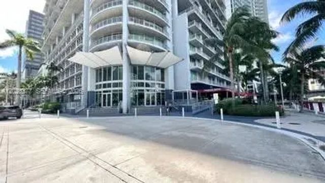3 of 30 - 690 Sw 1st Court #1908, Miami, FL