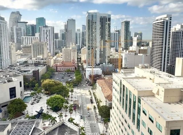 4 of 16 - 121 Ne 5th Street #2705, Miami, FL