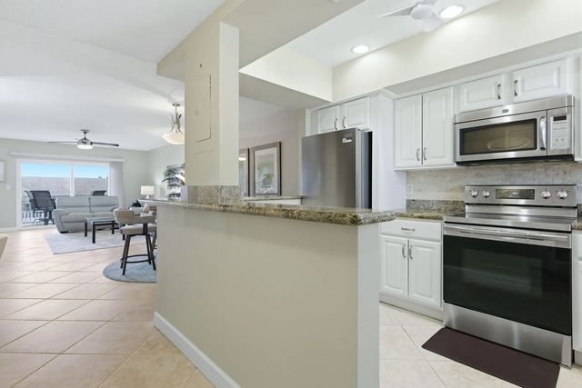 5 of 26 - 2880 Ne 33rd Court #305, Fort Lauderdale, FL